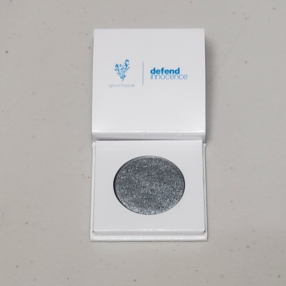 Younique Moodstruck Sparkly Pressed Eye Shadow- Worthy, Silver, Single New NIB